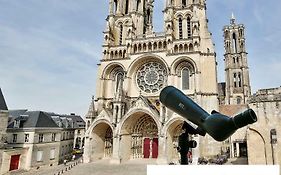 Logis du Parvis ***Face Cathédrale/in front of the Cathedral***